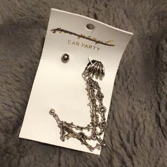 FREE PEOPLE Ear Party Ear Cuff - Picture 6 of 9